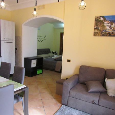 Villa Al Nove E Trequarti Salerno Exterior foto
