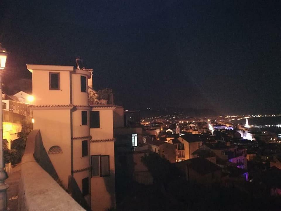 Villa Al Nove E Trequarti Salerno Exterior foto